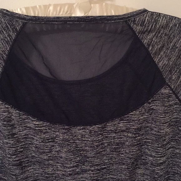 Sexy LS Workout Shirt Size Small - Picture 3 of 3